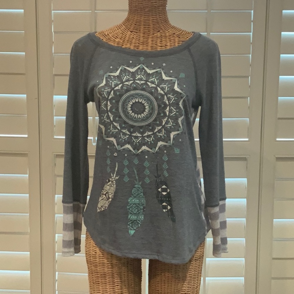 New Directions Gray Graphic Pullover